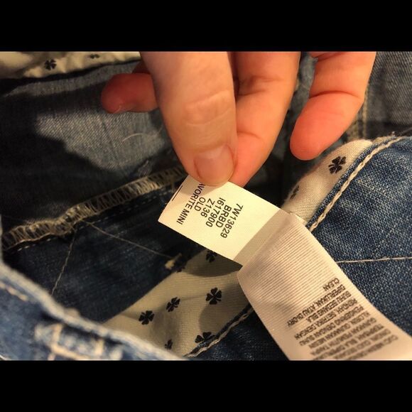 ❤️ Lucky Brand sz 6 distressed denim skirt w/ ❤️ - Picture 4 of 5